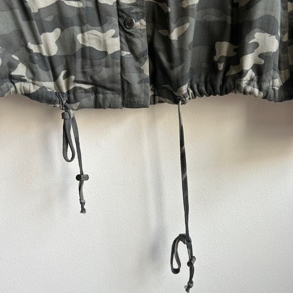 BeachLunchLounge Camouflage Jacket, Camo Zip Up Bomber, Camo Utility Jacket - Picture 5 of 6